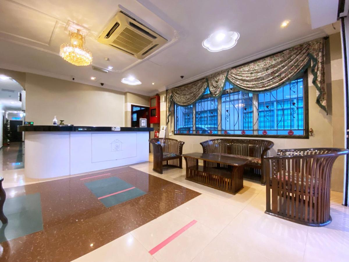 Mr Hotel Nusa Bestari Skudai Exterior foto